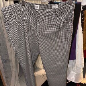 GAP Black and White Checkered Pants